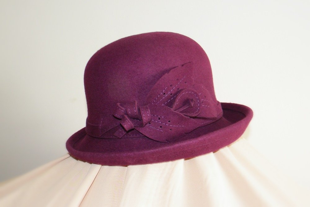 Шляпы продажа. Фетровая шляпа Fairbanks. Фетровые шляпы Каляев. Фетровая шляпа Valentino. Фетровая шляпа tf2.