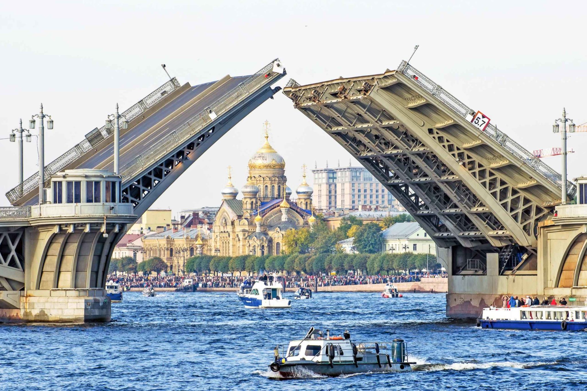 Мост разведут днем