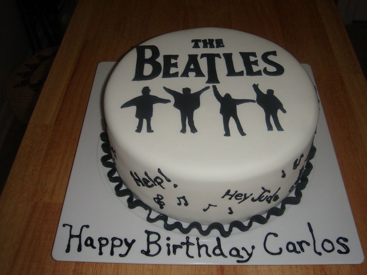 Beatles soiled with Cake